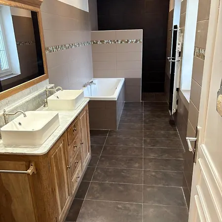 Farmhouse, Large Capacity Nyaraló *